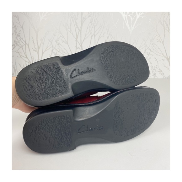 CLARKS Burgundy Red Leather Upper Stretch Buckle Mules 9 Slip-On Comfort - Picture 6 of 12